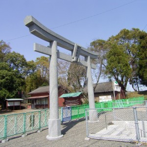 都萬神社