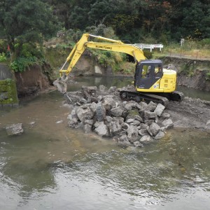 28災321号準用河川持留川河川災害復旧工事