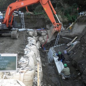 28災321号準用河川持留川河川災害復旧工事